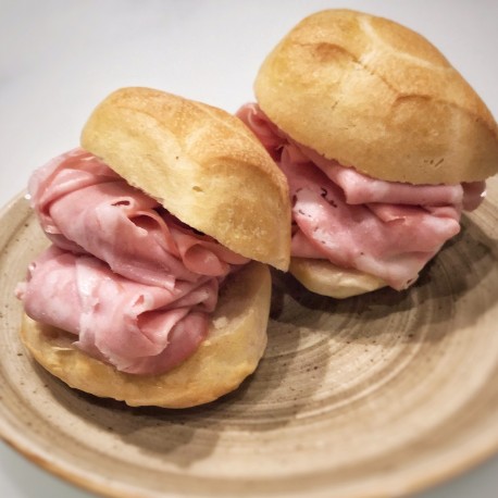 Panino alla mortadella